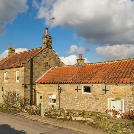 4 Bed In Kirkbymoorside Oc-75301 *